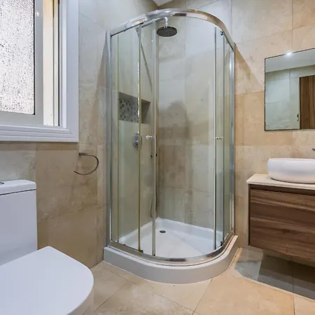 Azure Dream: Lux 4-Bed Villa With Pool, Sea View & Garage Mellieha Exterior photo