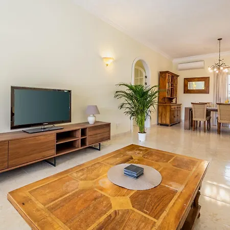 Azure Dream: Lux 4-Bed Villa With Pool, Sea View & Garage Mellieha Exterior photo