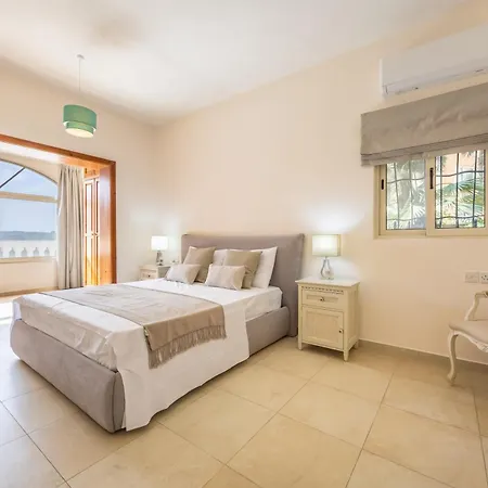 Azure Dream: Lux 4-Bed Villa With Pool, Sea View & Garage Mellieha Exterior photo