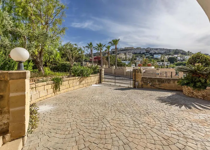 Azure Dream: Lux 4-Bed Villa With Pool, Sea View & Garage