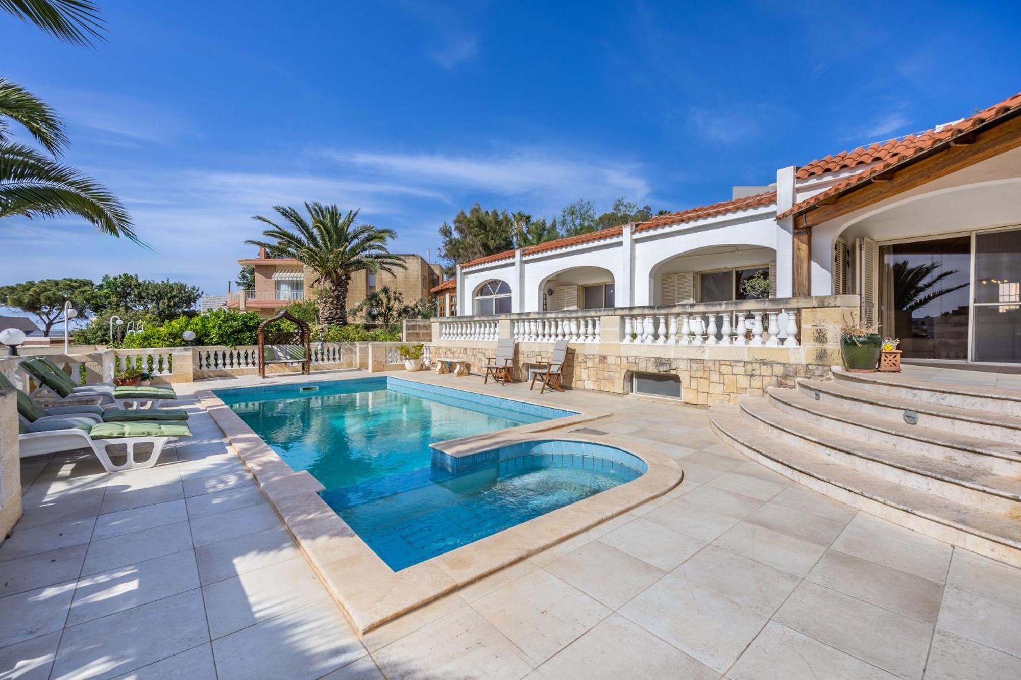 Azure Dream: Lux 4-bed With Pool, Sea View & Garage *