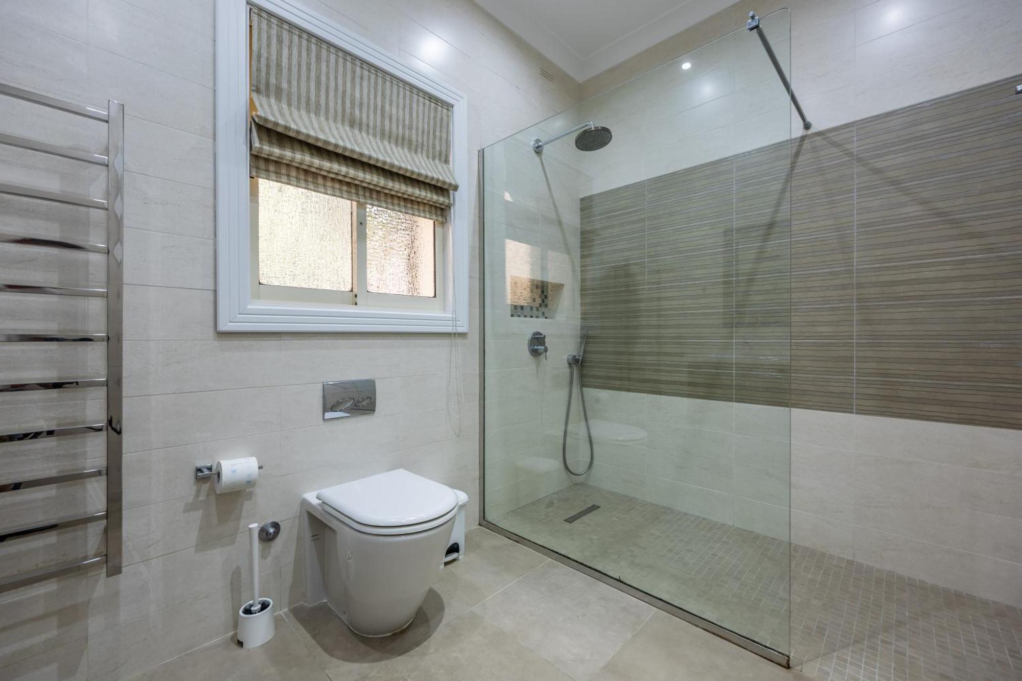 Villa Azure Dream: Lux 4-bed With Pool, Sea View & Garage Mellieha