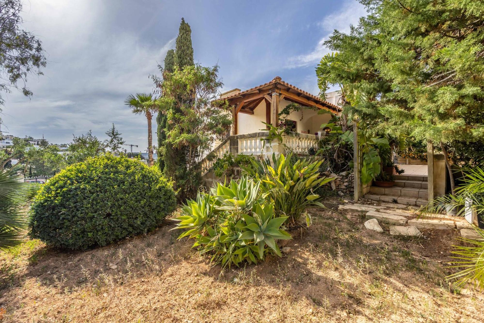 Azure Dream: Lux 4-bed With Pool, Sea View & Garage