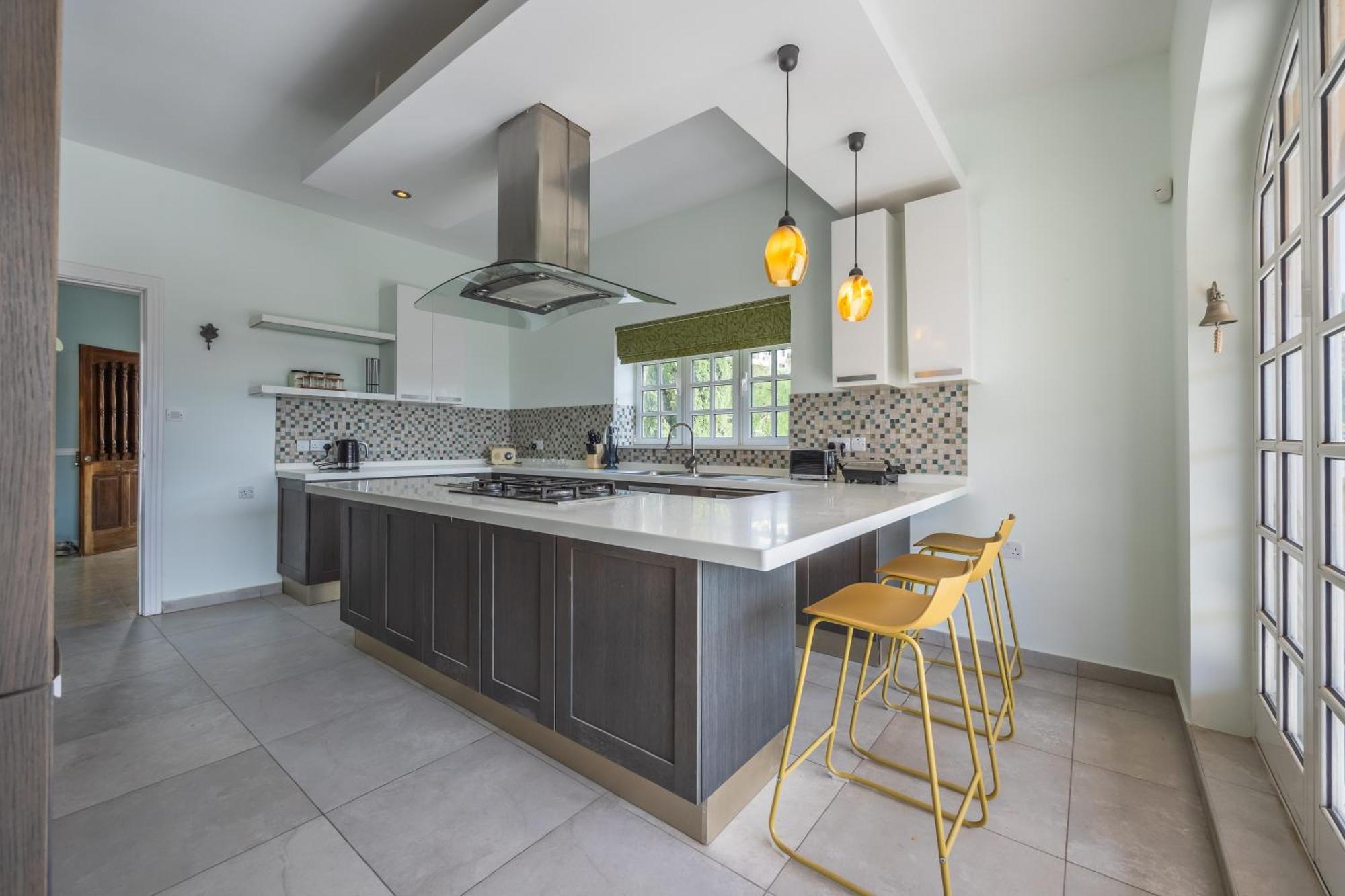 Azure Dream: Lux 4-bed With Pool, Sea View & Garage Villa Mellieha