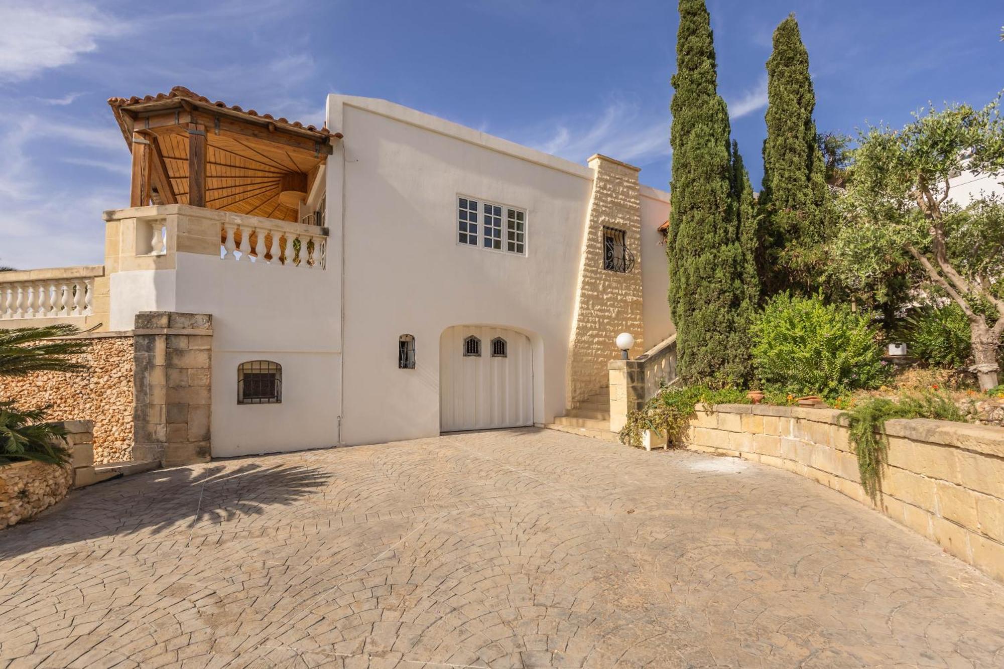 Villa Azure Dream: Lux 4-bed With Pool, Sea View & Garage