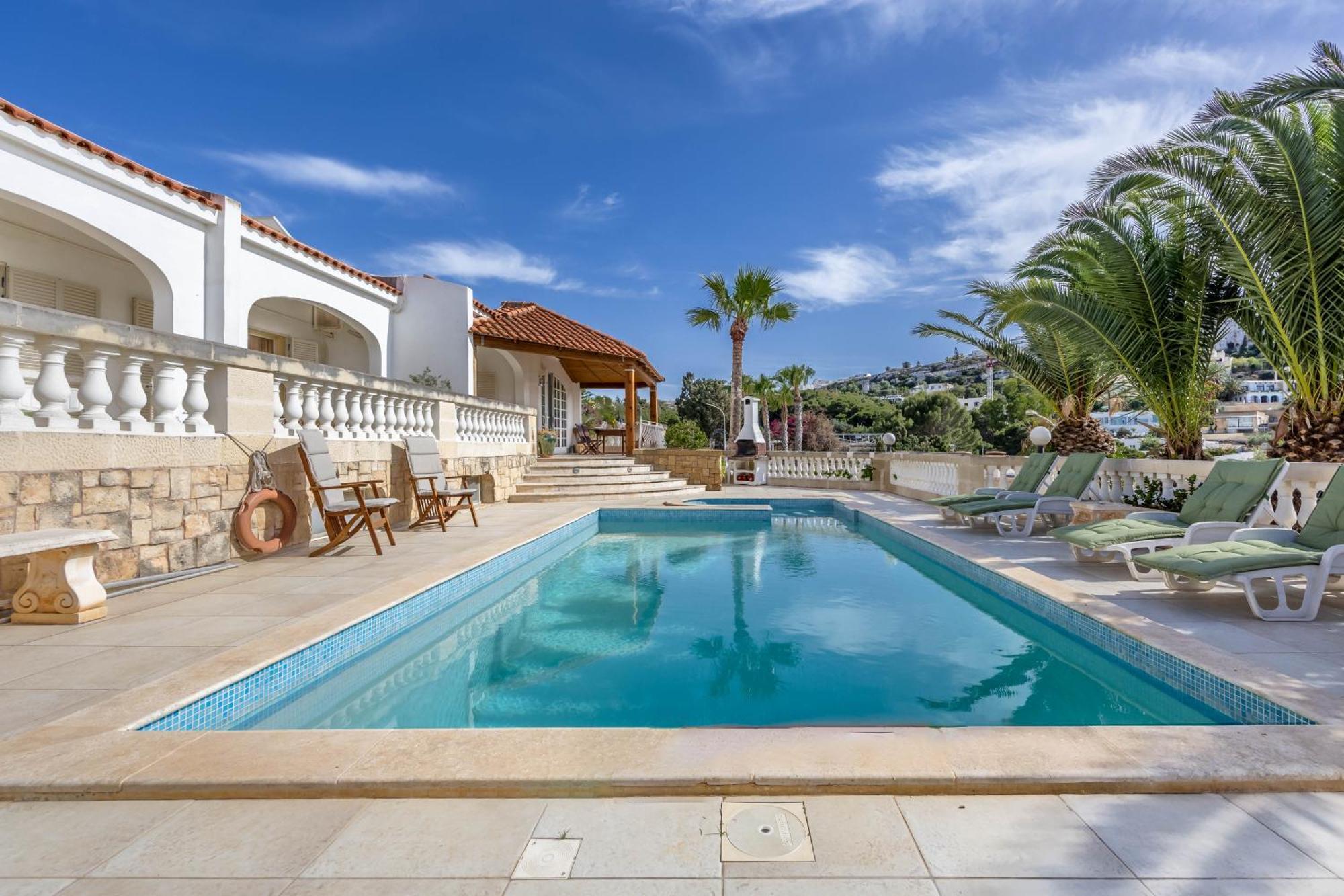 Azure Dream: Lux 4-bed With Pool, Sea View & Garage